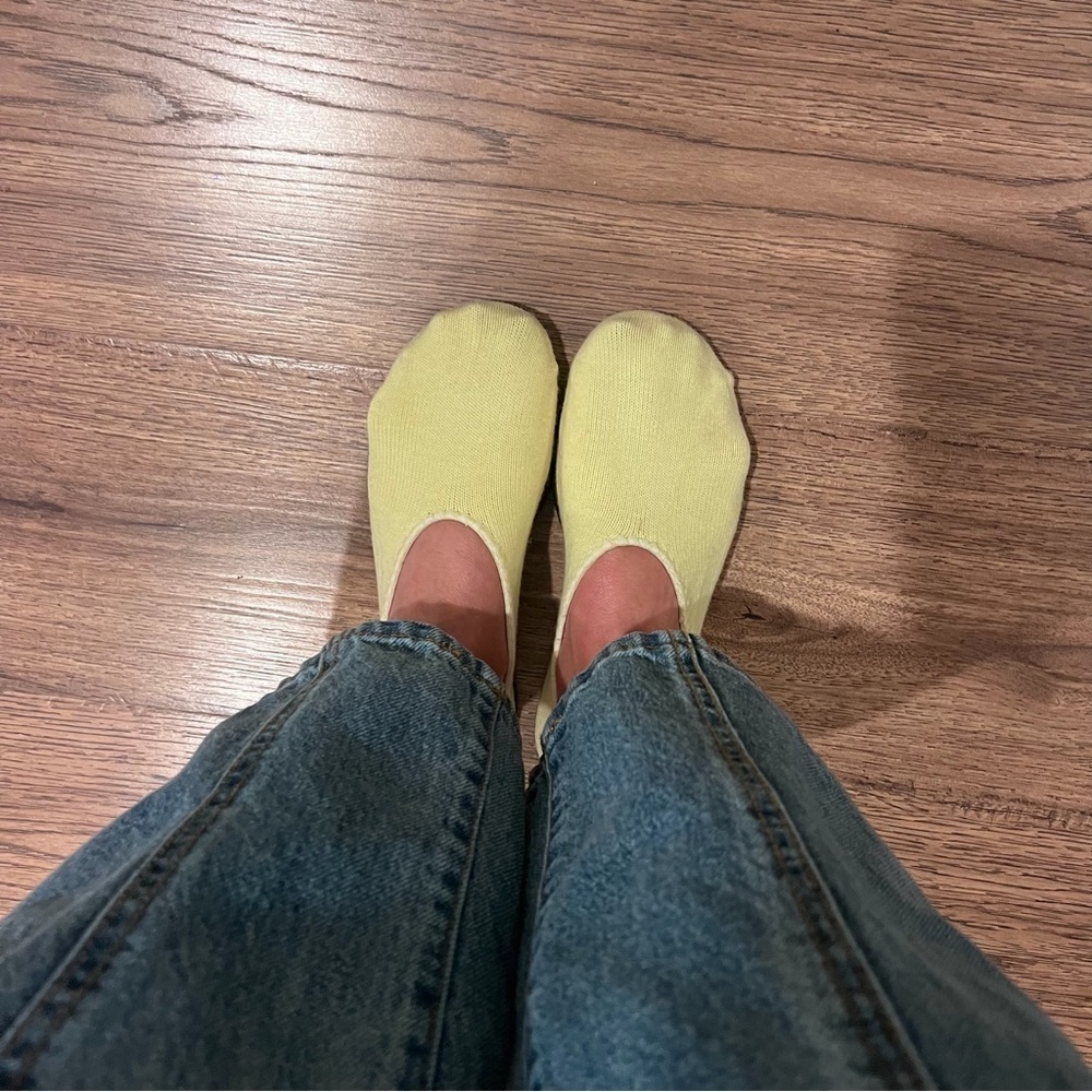 Vintage Yellow Slippers Size 7 NWOT